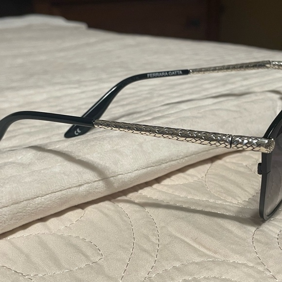 Brighton Black Sunglasses with Floral Navy Hard Case - Picture 6 of 8